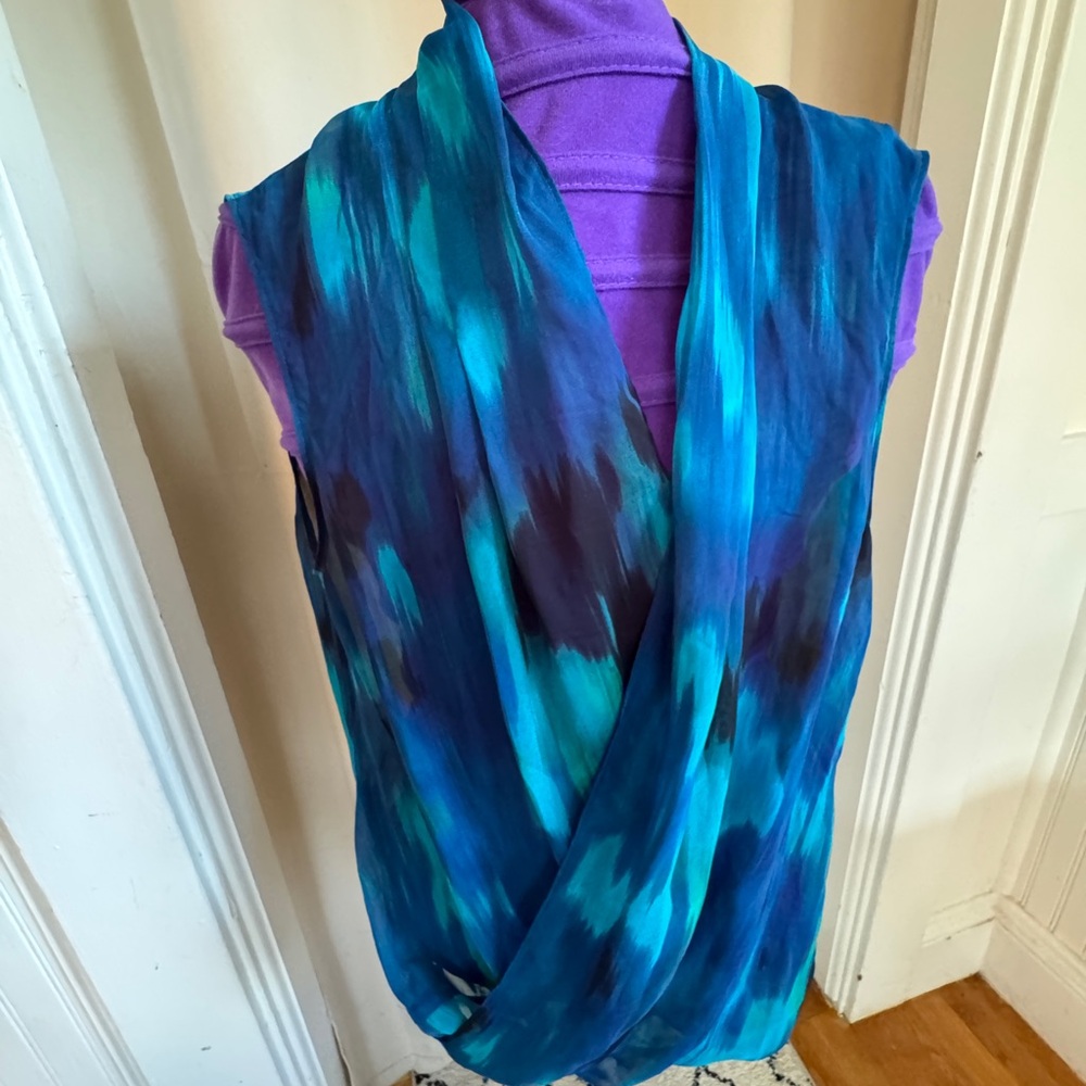 Tahari Vibrant Blue and Teal Scarf